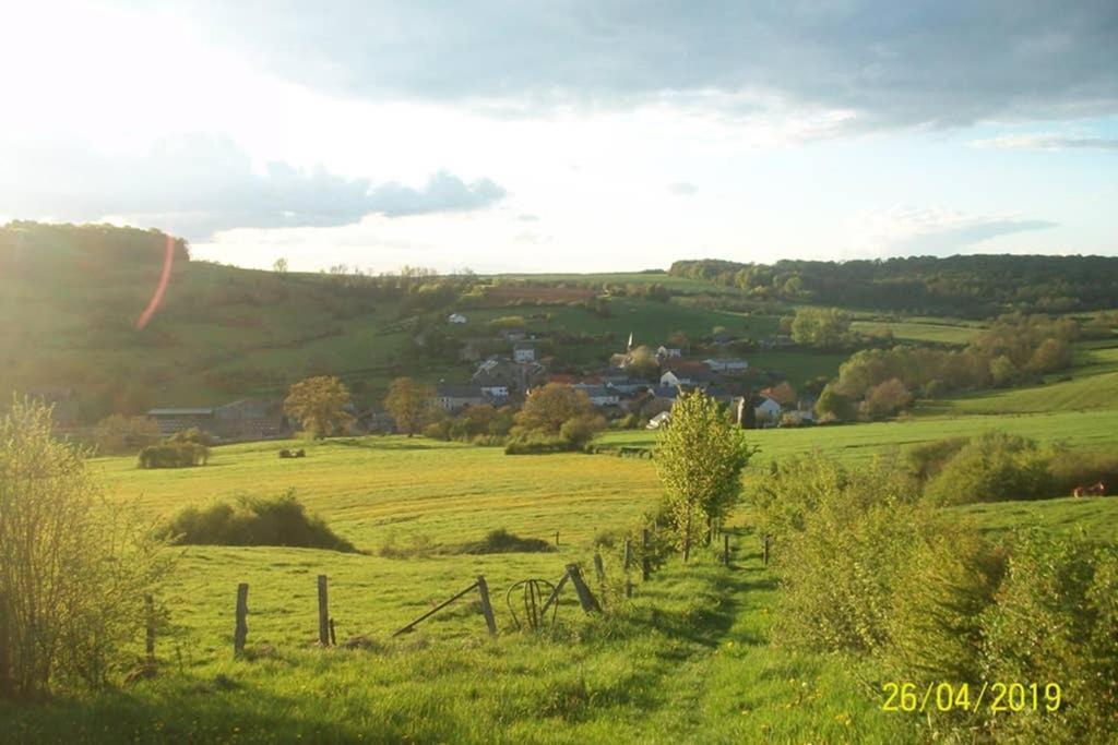 Gite A La Ferme Villa Rouvroy Exterior photo